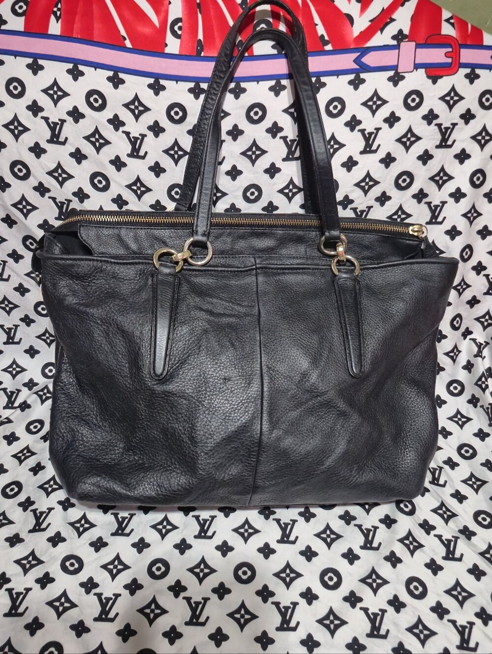 Y2K Coach Black Leather Shoulder Tote with Gold Hardware - Picture 5 of 11